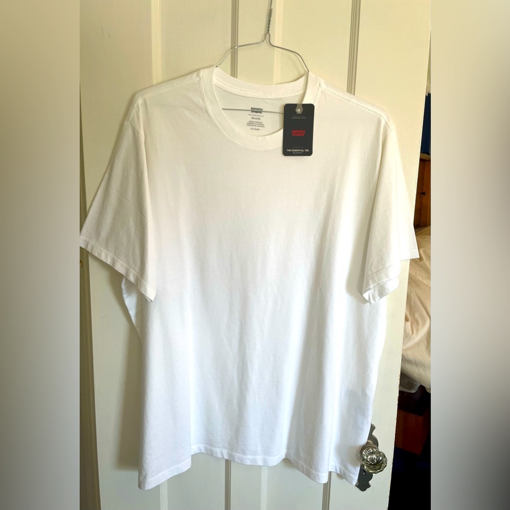 NWT Levi’s Relaxed Men's T-Shirt in White (XL)